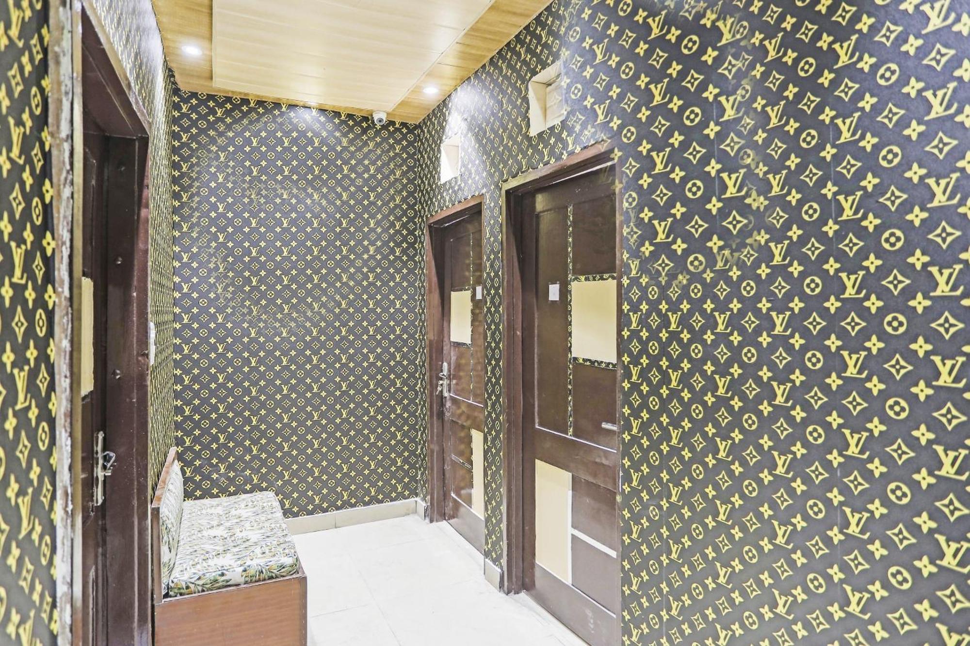 Hotel O Kashish Residency Near Model Town Metro Station Nowe Delhi Zewnętrze zdjęcie