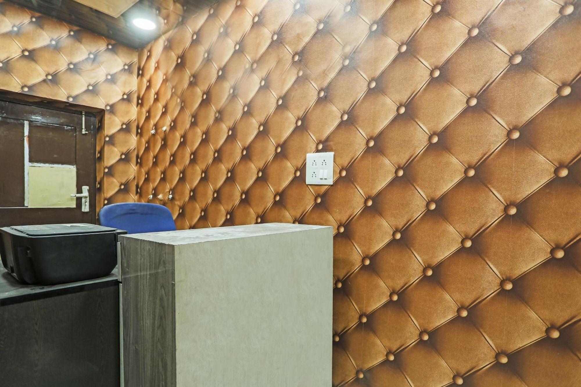 Hotel O Kashish Residency Near Model Town Metro Station Nowe Delhi Zewnętrze zdjęcie